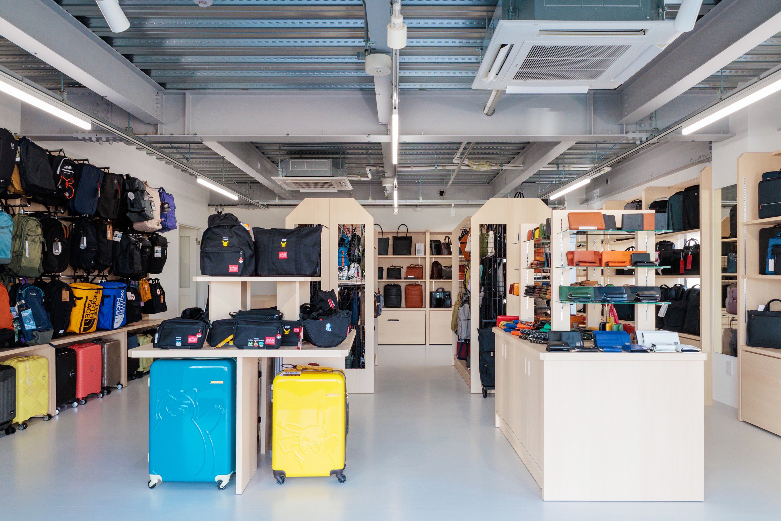 カバン専門店Baracca 外観