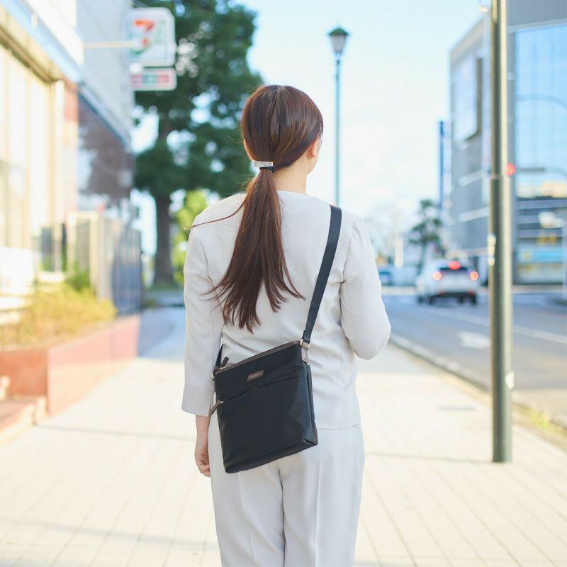 マッキントッシュフィロソフィーショルダーバッグアメリア2ショルダータテ型レディースMACKINTOSHPHILOSOPHY撥水斜めがけななめがけ旅行ブランドおしゃれ軽い観光きれいめスリムコンパクト68091