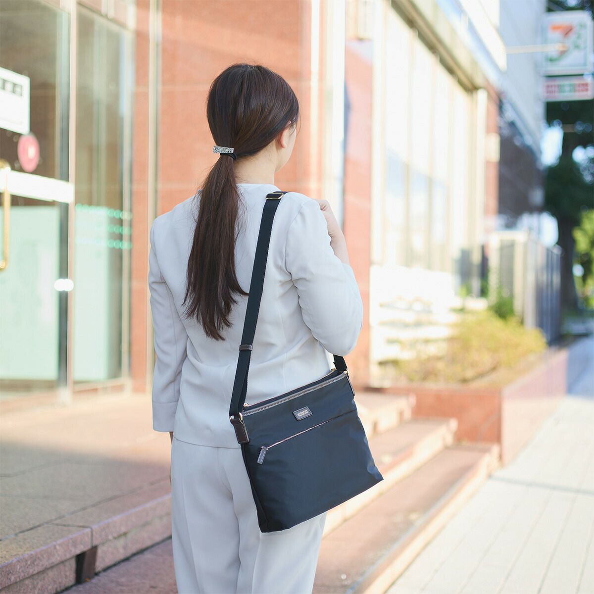 マッキントッシュフィロソフィーショルダーバッグアメリア2ショルダーヨコ型レディースMACKINTOSHPHILOSOPHY撥水斜めがけ旅行ブランドおしゃれ散歩軽い観光きれいめスリムコンパクト68092