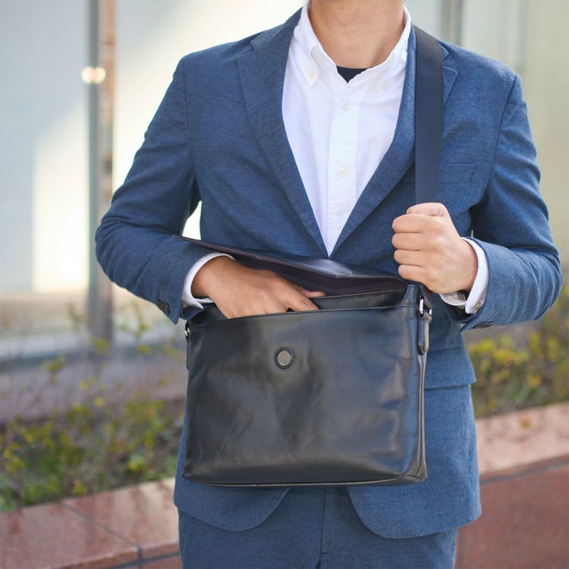 マッキントッシュフィロソフィーショルダーバッグB5サイズフラップ付きレザーショルダーバックMACKINTOSHPHILOSOPHYブレイヴァル本革メンズ通勤革レザー73111