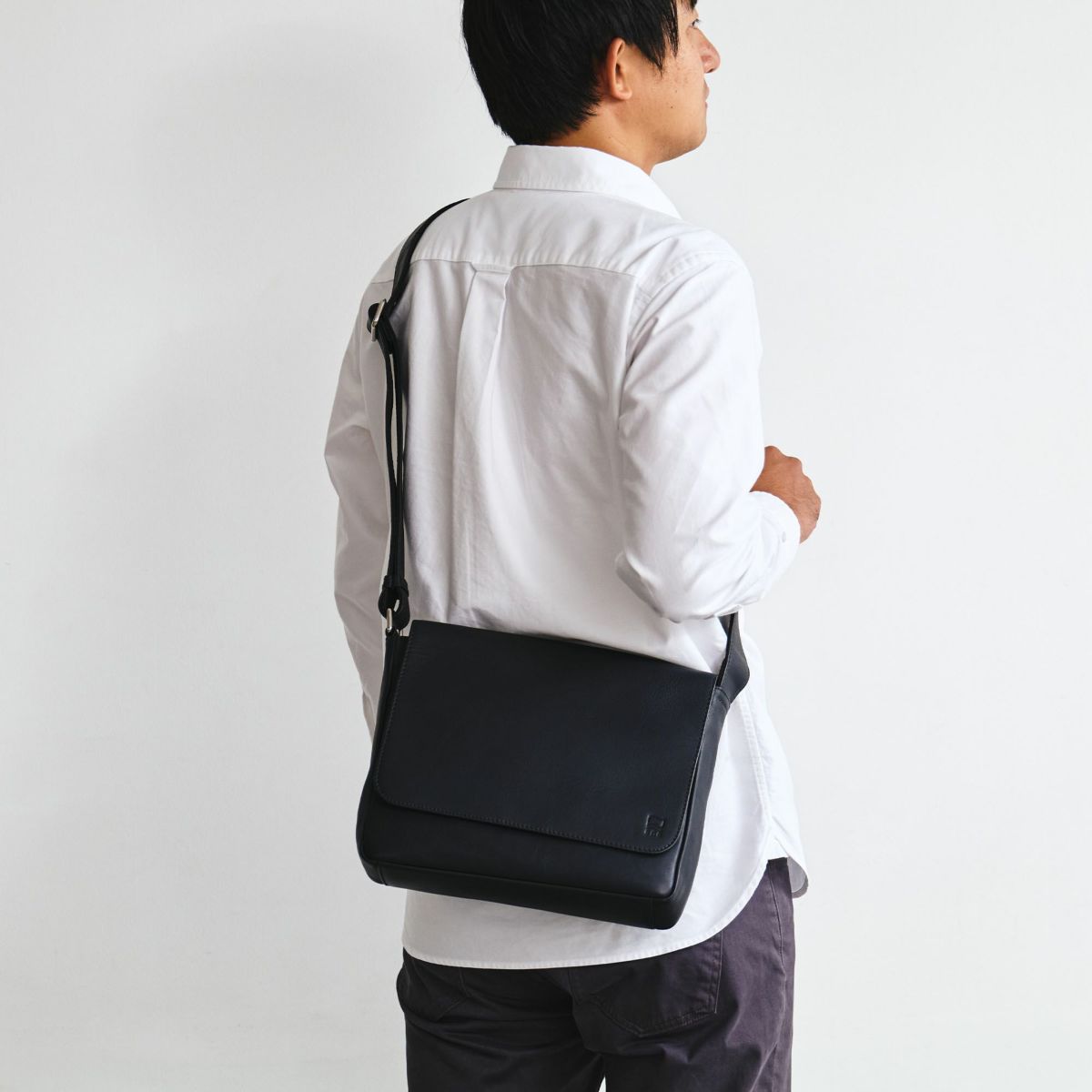 ショルダーバッグメンズ本革レザーブランドファスナー付きショルダーバッグ革大容量大きめ人気おすすめかっこいいレディースショルダーバック斜めがけ大人30代40代50代エペepeepe013