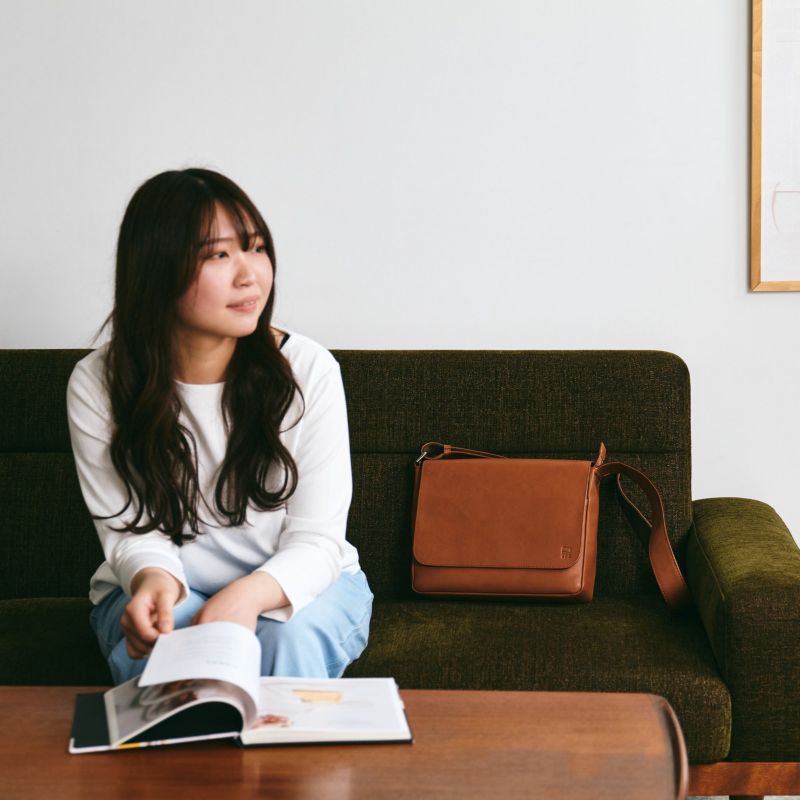 ショルダーバッグメンズ本革レザーブランドファスナー付きショルダーバッグ革大容量大きめ人気おすすめかっこいいレディースショルダーバック斜めがけ大人30代40代50代エペepeepe013