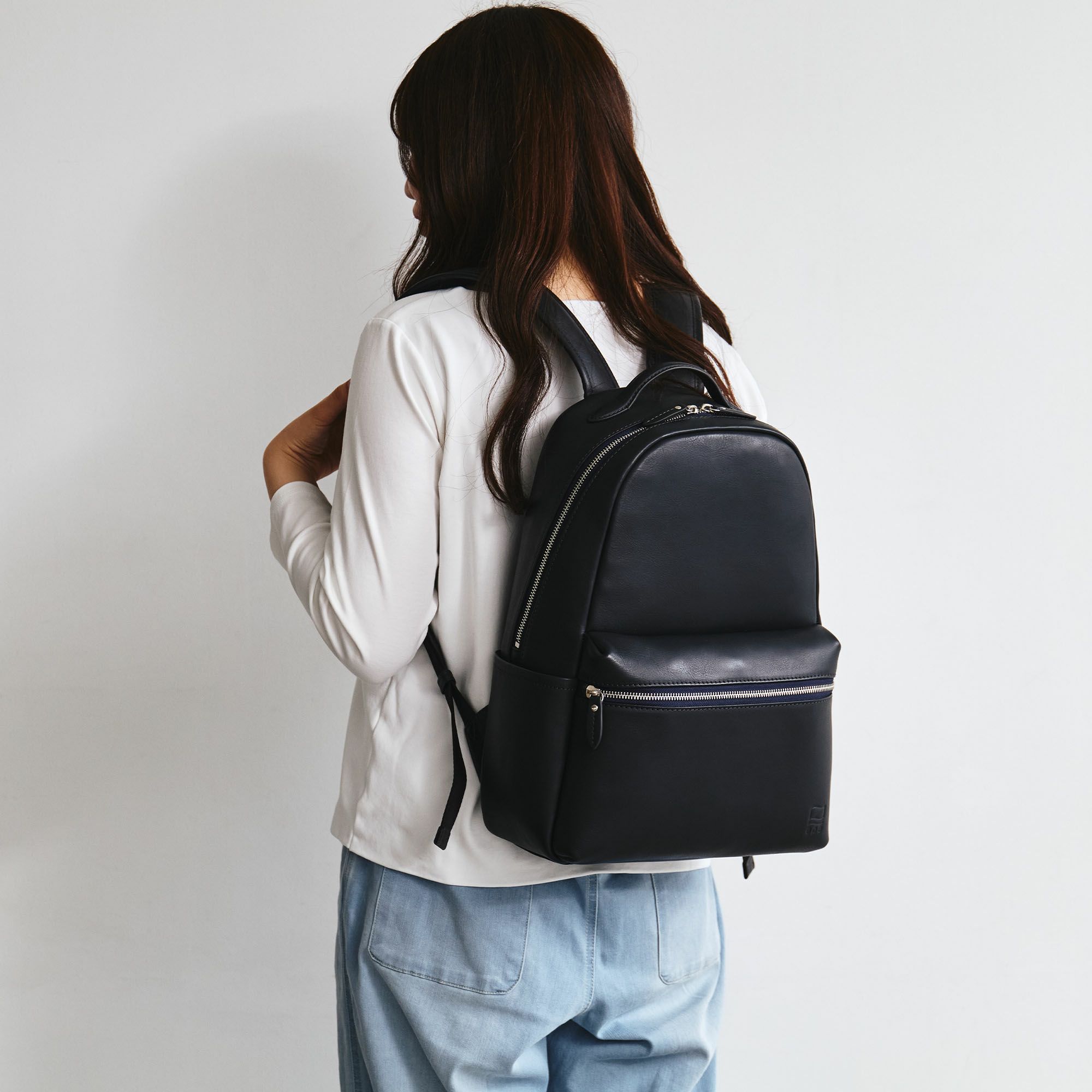 リュックメンズ本革レザーA4ビジネスカジュアル通勤通学シンプルおしゃれ大容量ブランド人気革軽いエペリュックサックバックパックレザーリュック本革リュックラウンドリュックepeepe012