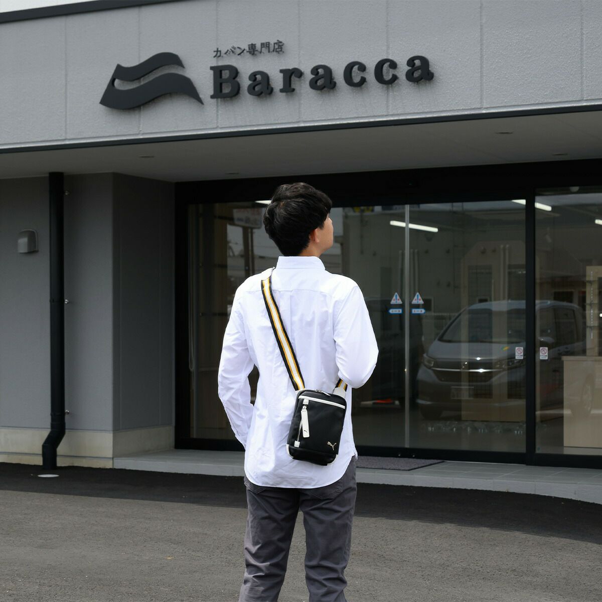 PUMAショルダーバッグミニタテ型プーマバッグメンズレディースショルダー斜め掛けななめ掛けカジュアルコンパクト小さめ普段使い人気スポーツJ20314