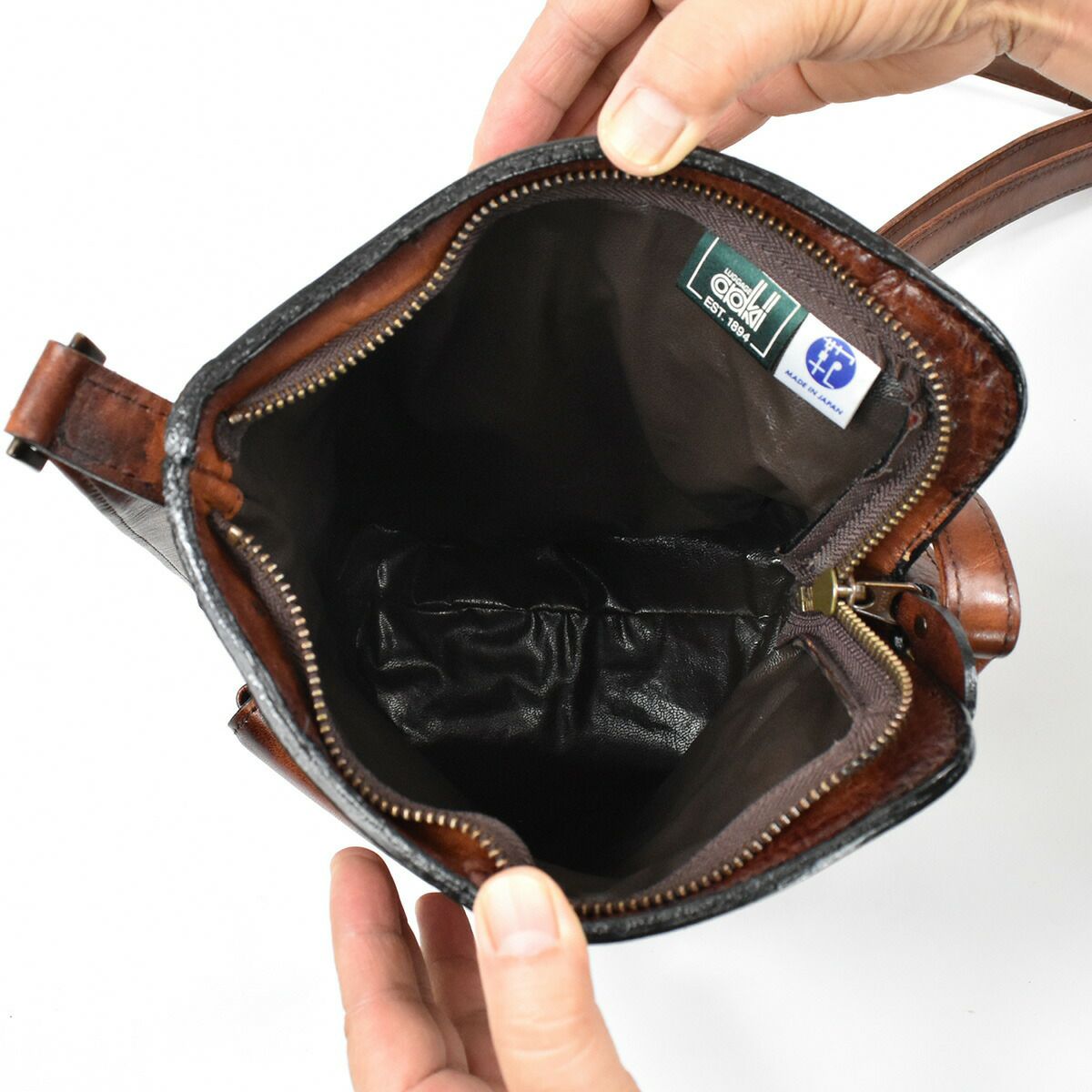 LugardラガードG3本革ショルダーバッグタテ型