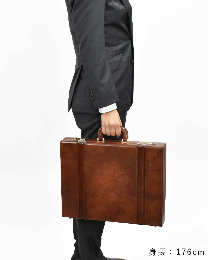 LugardラガードG3シリーズ本革アタッシュケースB4ファイルサイズ