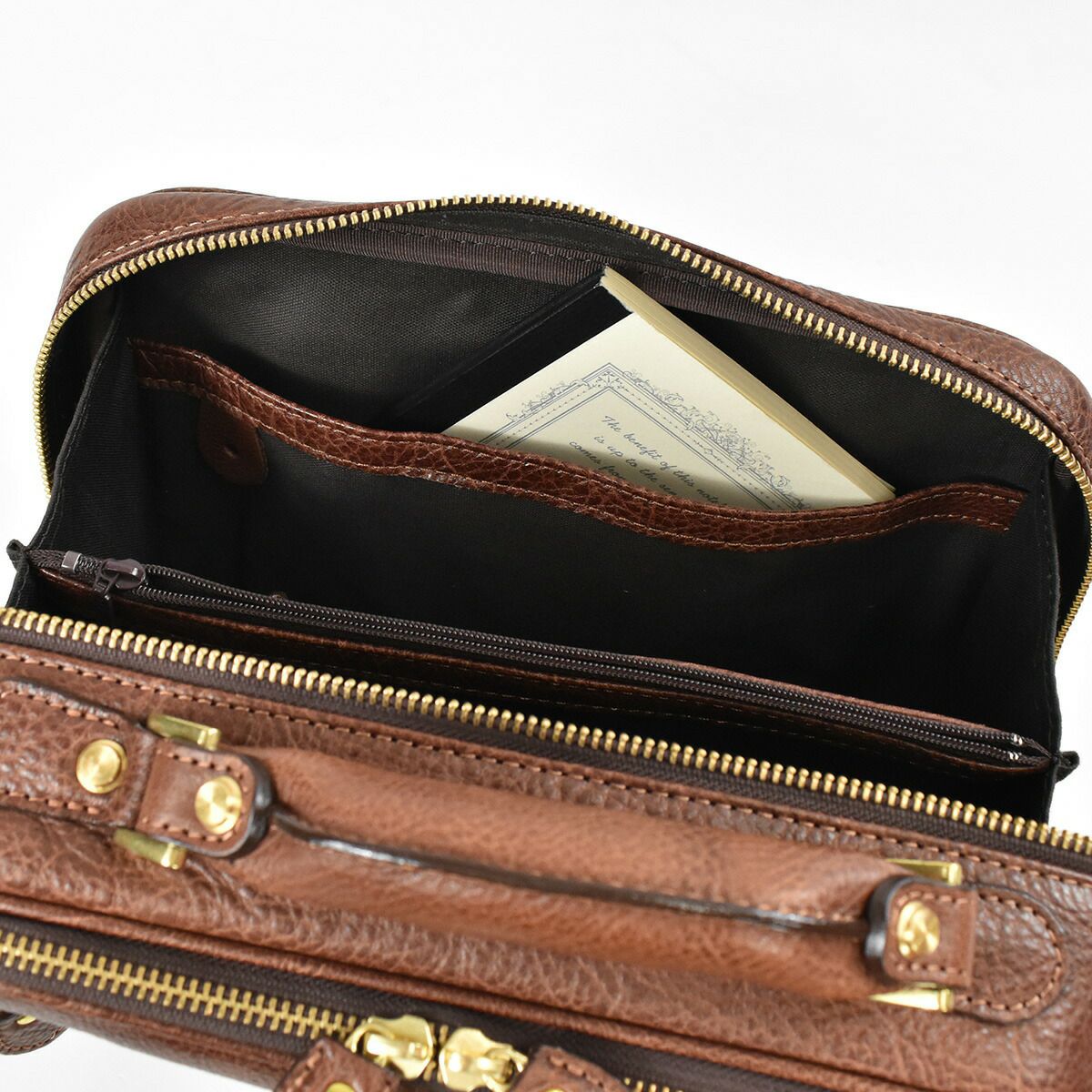 Lugard、NEVADAラガードネヴァダ2wayショルダーバッグ2気室マチ広タイプ