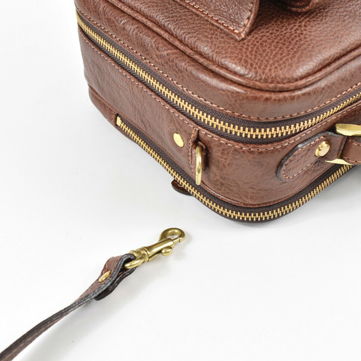 【10%OFFクーポン&P10倍】LugardラガードNEVADAネヴァダネバダ2wayショルダーバッグ2気室マチ広タイプ本革レザーメンズショルダーショルダーバック青木鞄日本製