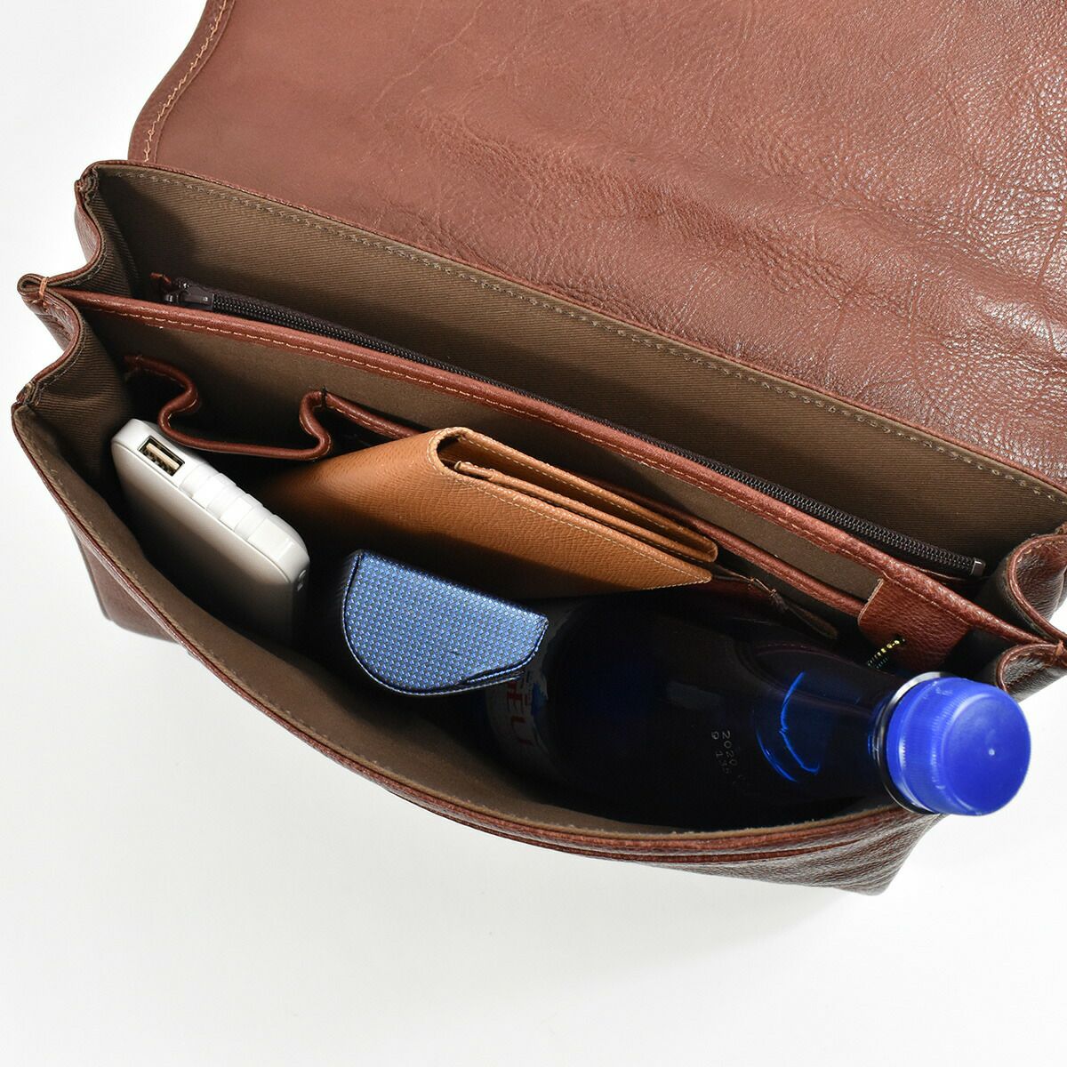 Lugard、NEVADAラガードネヴァダ2way牛革ショルダーバッグカブセ型、B5サイズ