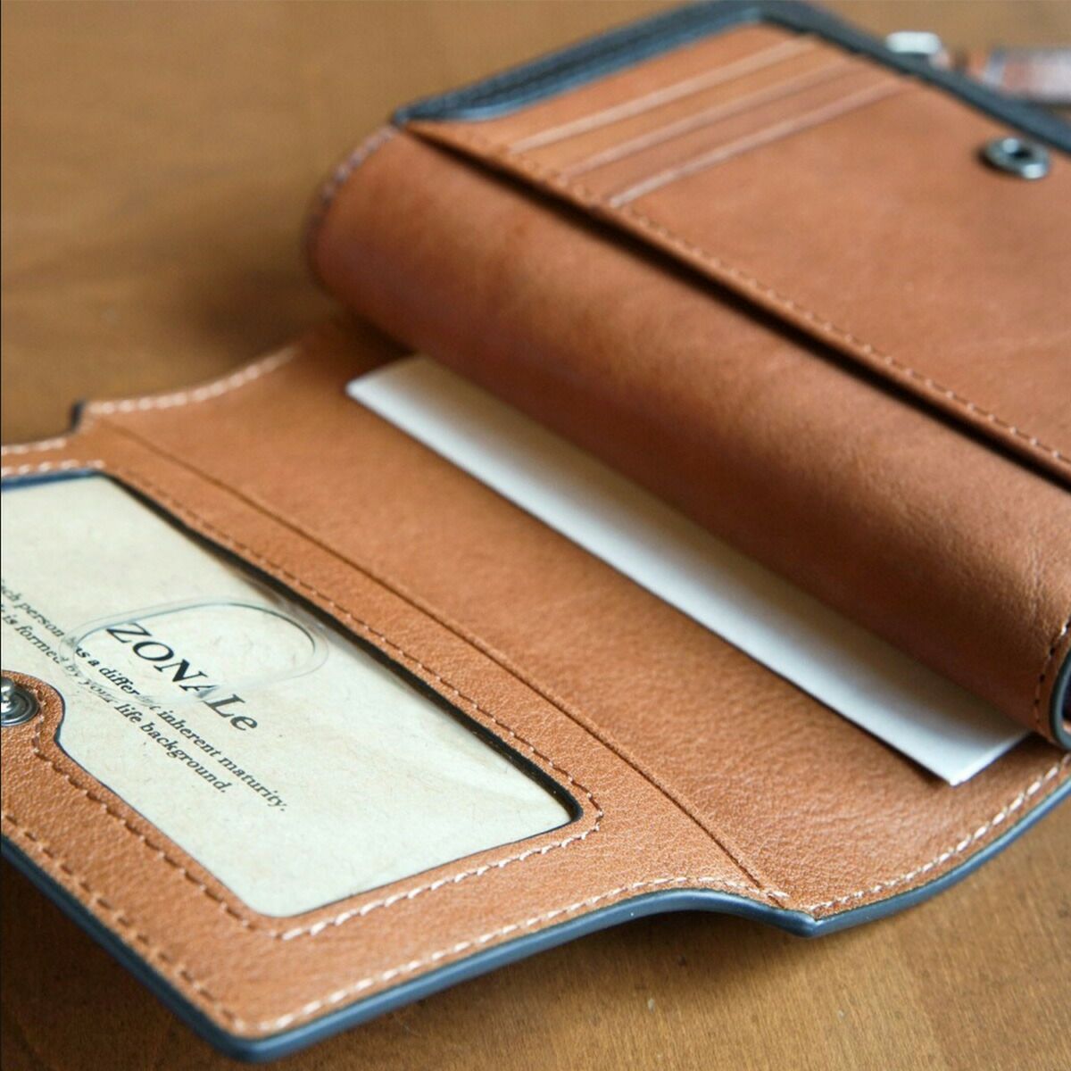 ZONALe(ゾナール)ORLO(オルロ)ラウンド式二つ折り財布中ベラ付き