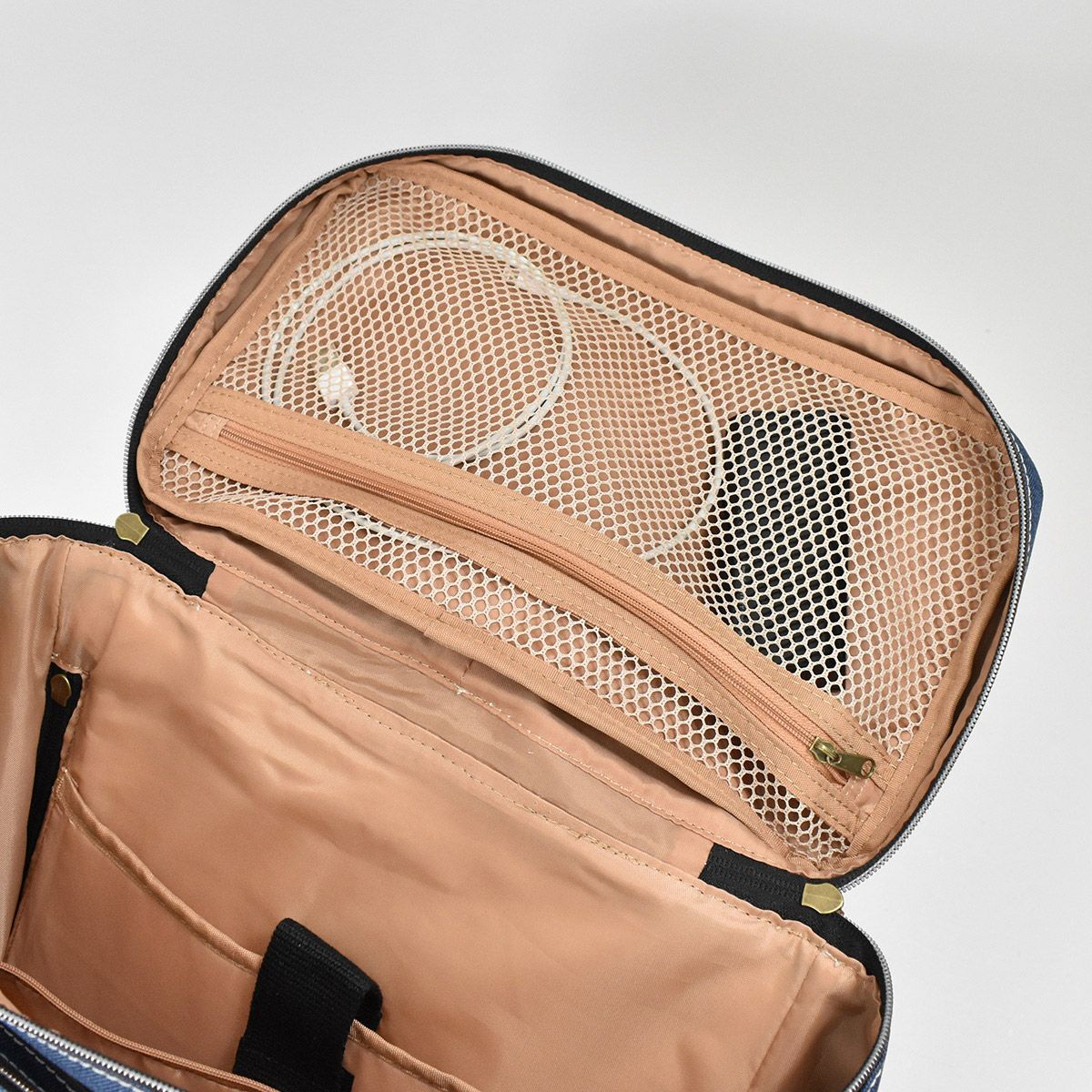 HARVEST(ハーヴェスト)MOUSTACHE(ムスタッシュ)ボックス型リュックサック33L