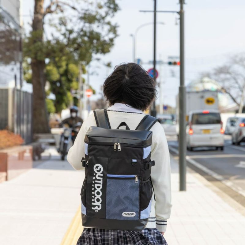 OUTDOORPRODUCTSトーランス・シリーズボックス型リュックサック30L