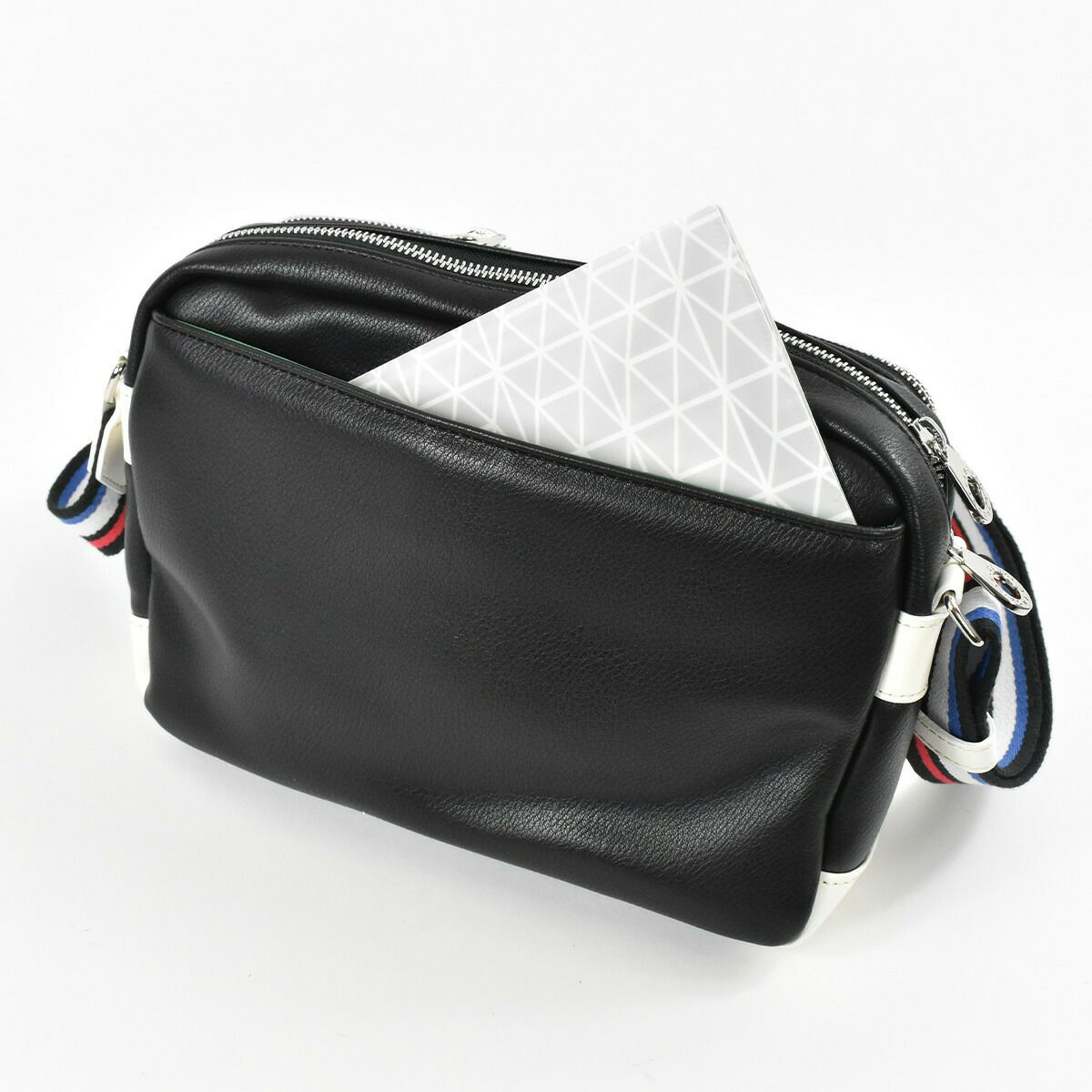 【ポイント最大27倍★9/1限定】カステルバジャックショルダーバッグバッグCASTELBAJACローレンメンズレディースショルダーバックボディバッグ合皮斜めがけ斜め掛けブランド軽量かっこいいおしゃれ人気小さめプレゼントおすすめ037101