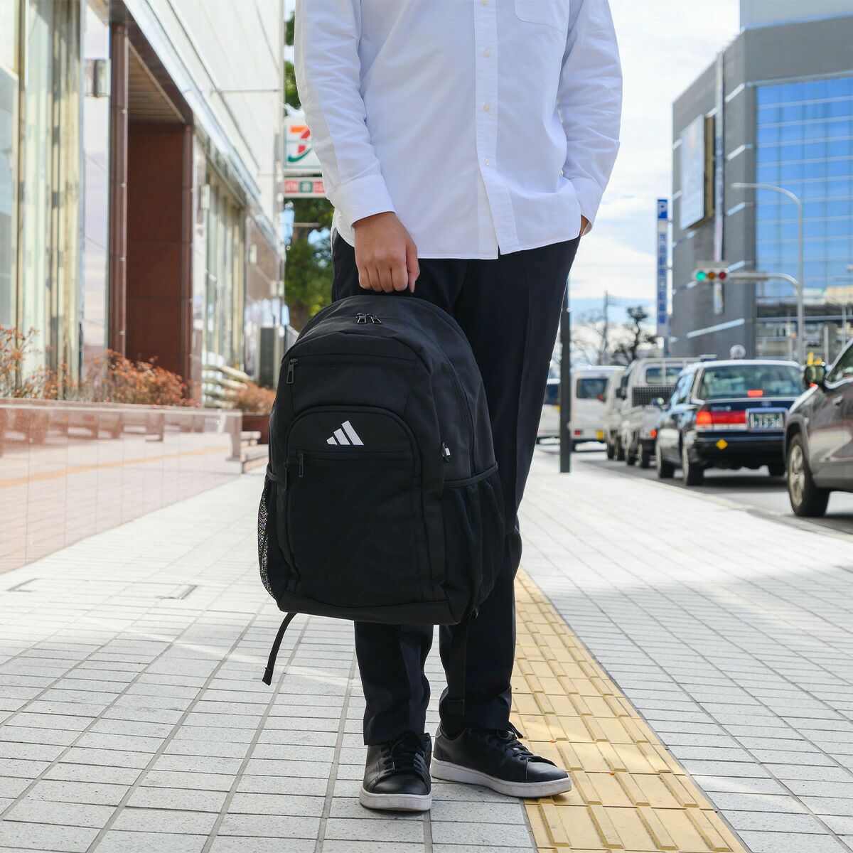 【2025新作】アディダスリュック28L33LB4A4adidas通学女子男子リュックサックレディースメンズ中学生高校生女子高生容量拡張スポーツリュック通学リュックスポーツ大容量シンプル黒無地68561