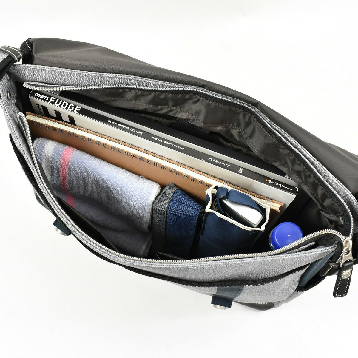 【ポイント最大30倍】MOUSTACHEムスタッシュショルダーバッグA4メンズレディースショルダーショルダーバック斜めがけ斜め掛けバッグバックタブレット収納おしゃれ人気通学軽量A4サイズブランド大きめ大人ナイロン高校生JLG4652