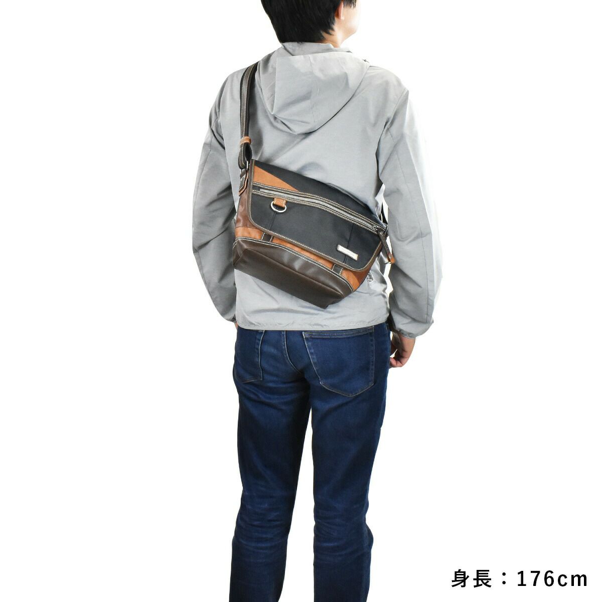 【ポイント最大30倍】MOUSTACHEムスタッシュショルダーバッグメンズレディースショルダーバックショルダー斜めがけ斜め掛け斜めがけバッグタブレット収納おしゃれかっこいい人気通学軽量ブランド小さめ大人合皮夏公園VHW5531