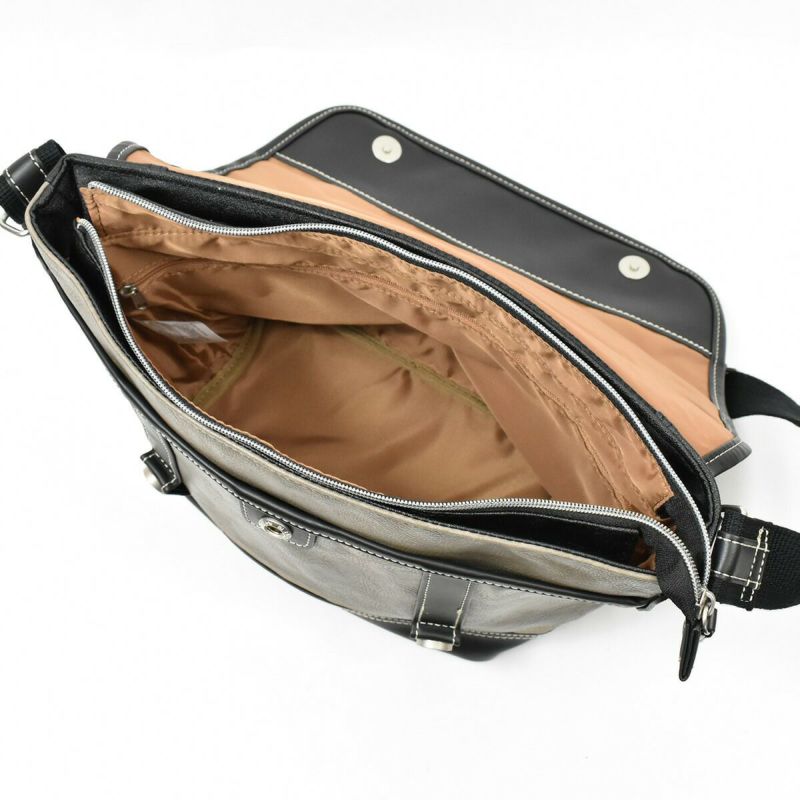 【ポイント最大30倍】MOUSTACHEムスタッシュショルダーバッグメンズレディースショルダーバックショルダー斜めがけ斜め掛け斜めがけバッグタブレット収納おしゃれかっこいい人気通学軽量ブランド小さめ大人合皮夏公園VHW5531