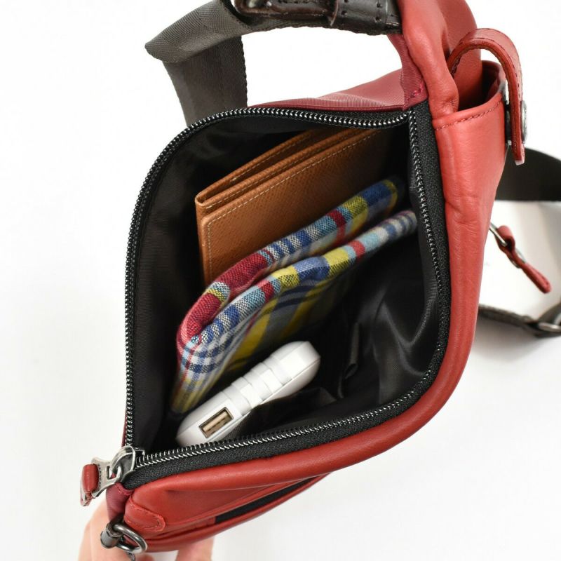 【ポイント最大26倍】DOUBLESダブルスボディバッグ本革革レザーメンズレディースボディバックショルダーバッグショルダーバック斜めがけ斜め掛け小さい薄い薄めコンパクトおしゃれかっこいいブランド人気通学軽量大人JMO7450