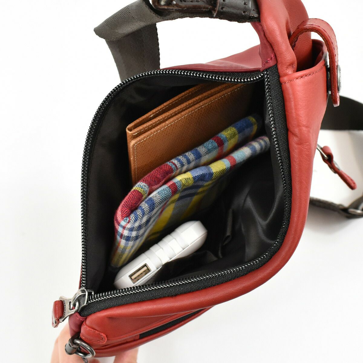 【ポイント最大26倍】DOUBLESダブルスボディバッグ本革革レザーメンズレディースボディバックショルダーバッグショルダーバック斜めがけ斜め掛け小さい薄い薄めコンパクトおしゃれかっこいいブランド人気通学軽量大人JMO7450