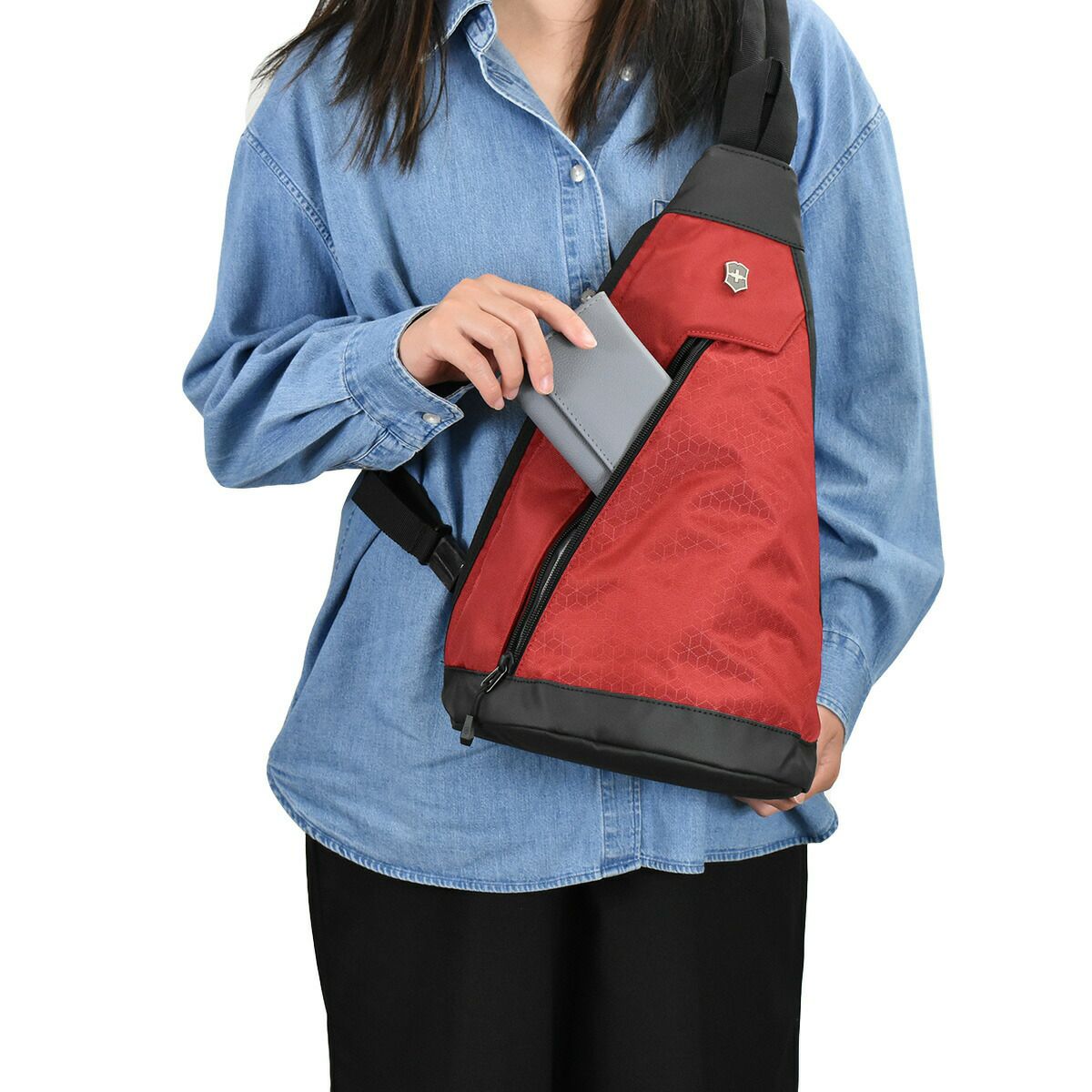 【ポイント最大26倍】ビクトリノックスボディバッグVICTORINOXメンズレディースショルダーバッグワンショルダーショルダーショルダーバックボディーバックおしゃれかっこいいブランド三角606748606749606750