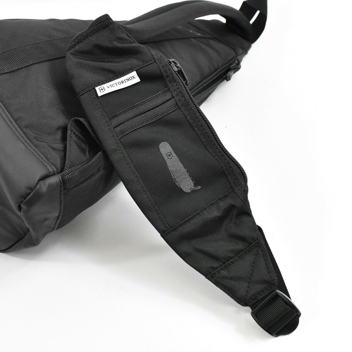 【ポイント最大26倍】ビクトリノックスボディバッグVICTORINOXメンズレディースショルダーバッグワンショルダーショルダーショルダーバックボディーバックおしゃれかっこいいブランド三角606748606749606750