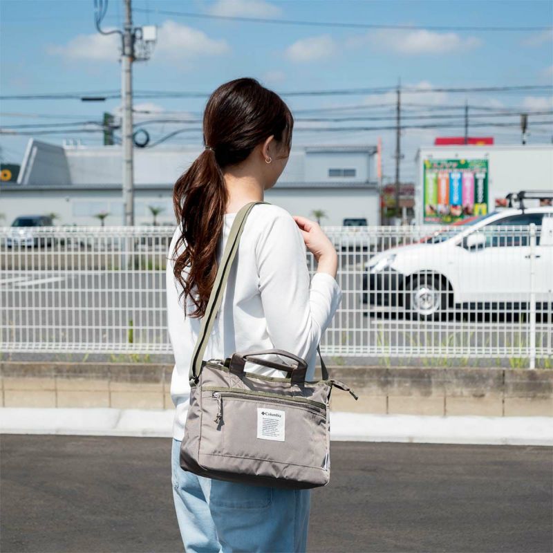 【ポイント最大25倍】コロンビアショルダーバッグバッグメンズレディースColumbiaB5ショルダーバックショルダーバック斜め掛けバッグ斜めがけバッグ肩掛けバッグ肩掛けカバンアウトドアブランドブランド人気軽量おしゃれ旅行大人大きめ