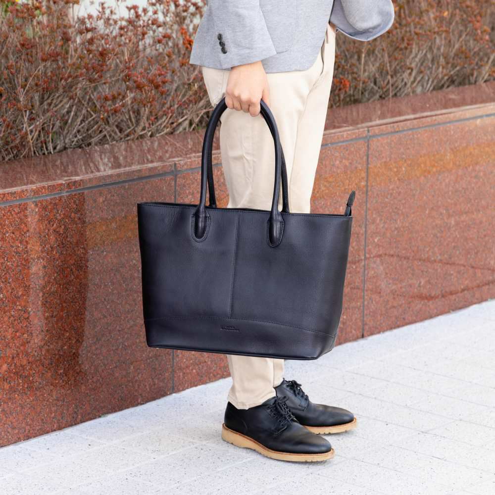 【P最大37倍|お買い物マラソン】JOYAジョヤトートバッグB4A4横型ヨコ型本革革レザーメンズレディーストートトートバックメンズトートバックレザートートビジネスシンプルブランドおしゃれファスナー付き肩掛けカバン大容量通勤J4001