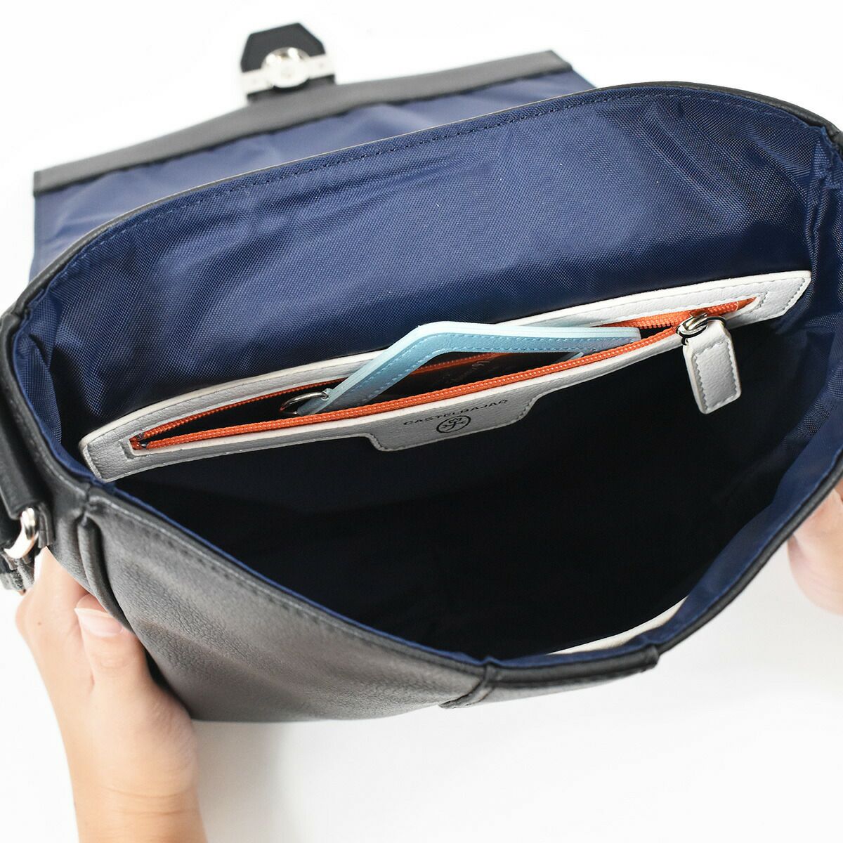 【ポイント最大25倍】カステルバジャックショルダーバッグバッグCASTELBAJACB5ソルベメンズレディースショルダーバックショルダー合皮斜めがけバック斜め掛けバッグ肩掛けカバンボディバッグブランド軽量大きめ大人おしゃれ52101