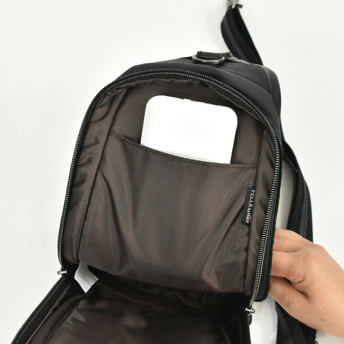 【ポイント最大29倍★9/30限定】DOUBLESダブルスボディバッグメンズレディース本革革レザーブランドワンショルダーショルダーバックショルダーバッグボディーバッグボディバック肩掛けカバン斜め掛けバッグ斜めがけバッグVJR7240