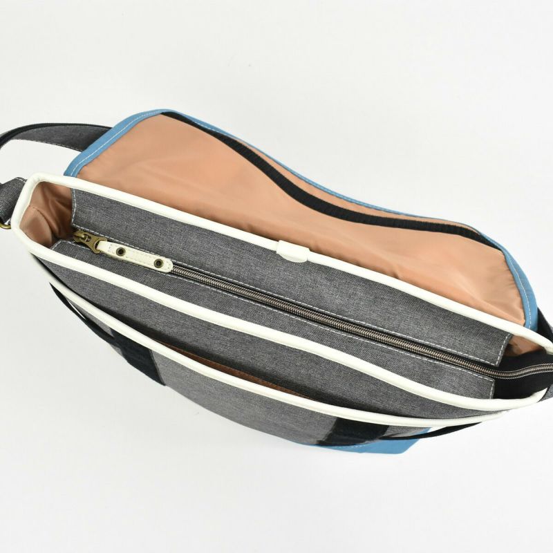 【ポイント最大29倍★9/30限定】MOUSTACHEムスタッシュショルダーバッグA4メンズレディースショルダーショルダーバック斜めがけ斜め掛けバッグバック肩掛けカバンおしゃれ人気通学軽量軽いブランド大きめ大人プレゼントYUQ5764