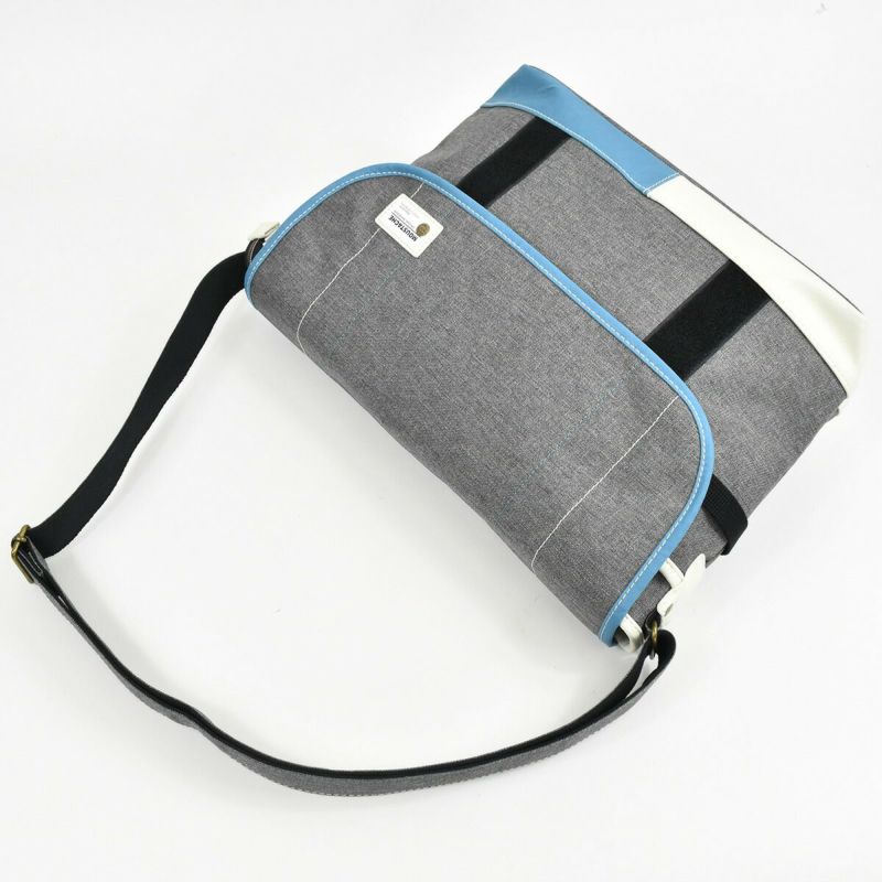 【ポイント最大29倍★9/30限定】MOUSTACHEムスタッシュショルダーバッグA4メンズレディースショルダーショルダーバック斜めがけ斜め掛けバッグバック肩掛けカバンおしゃれ人気通学軽量軽いブランド大きめ大人プレゼントYUQ5764