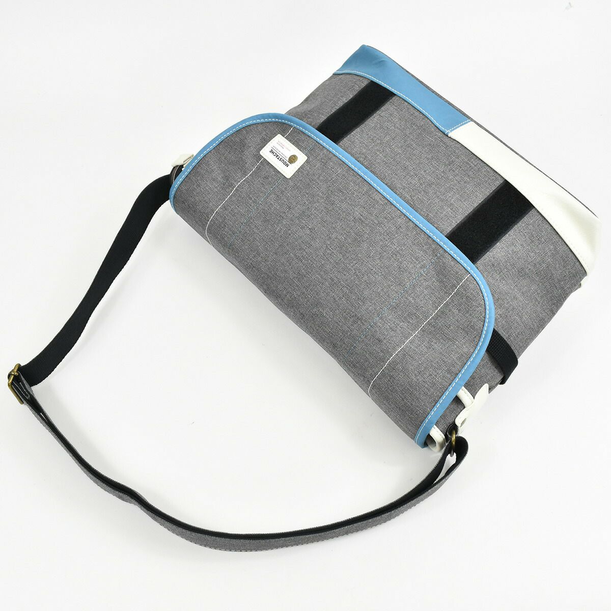 【ポイント最大29倍★9/30限定】MOUSTACHEムスタッシュショルダーバッグA4メンズレディースショルダーショルダーバック斜めがけ斜め掛けバッグバック肩掛けカバンおしゃれ人気通学軽量軽いブランド大きめ大人プレゼントYUQ5764