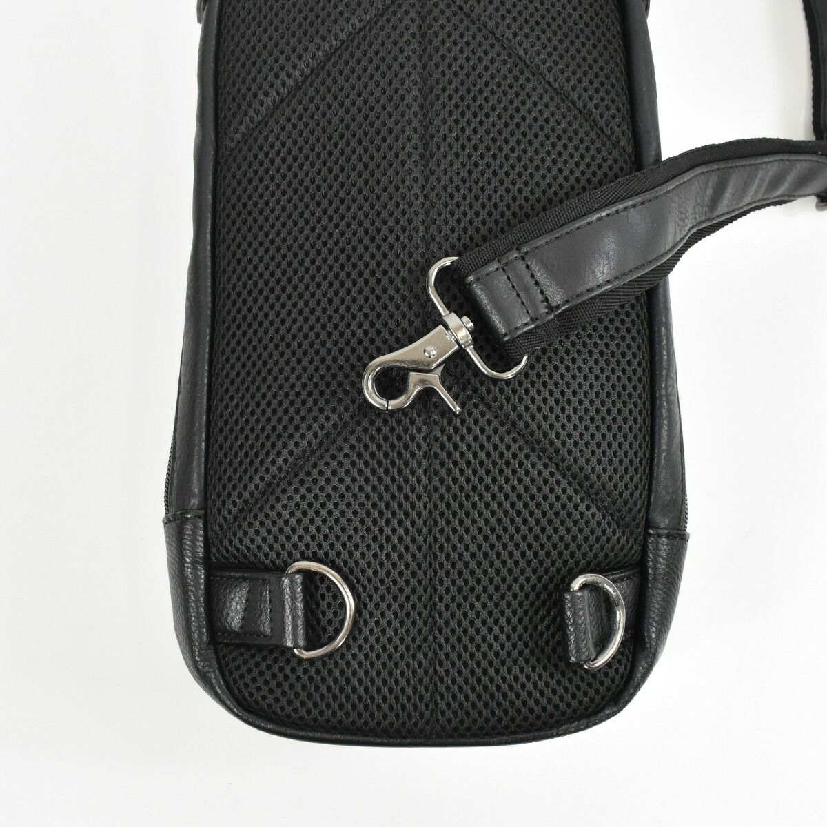 【P最大35倍|お買い物マラソン】Leeリーボディバッグメンズレディースブランドワンショルダーショルダーバックショルダーバッグボディーバッグボディバック斜め掛けバッグ斜めがけバッグ男女兼用人気かっこいいシンプルおしゃれ大人320-3100