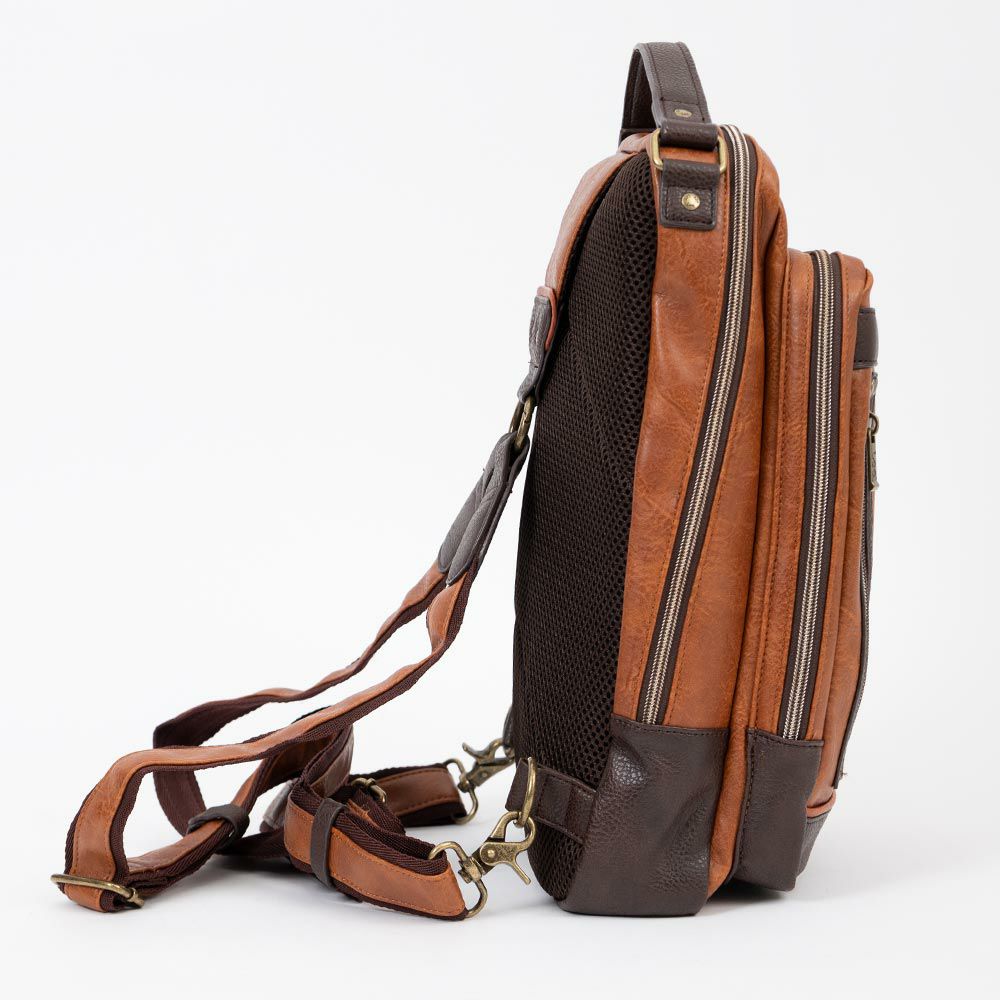 【ポイント最大38倍|10/5限定】Leeリーボディバッグリュックバッグメンズレディースブランドワンショルダーショルダーバッグリュックサックボディバック斜め掛けバッグ斜めがけバッグ男女兼用人気かっこいいシンプル合皮2WAY320-3101