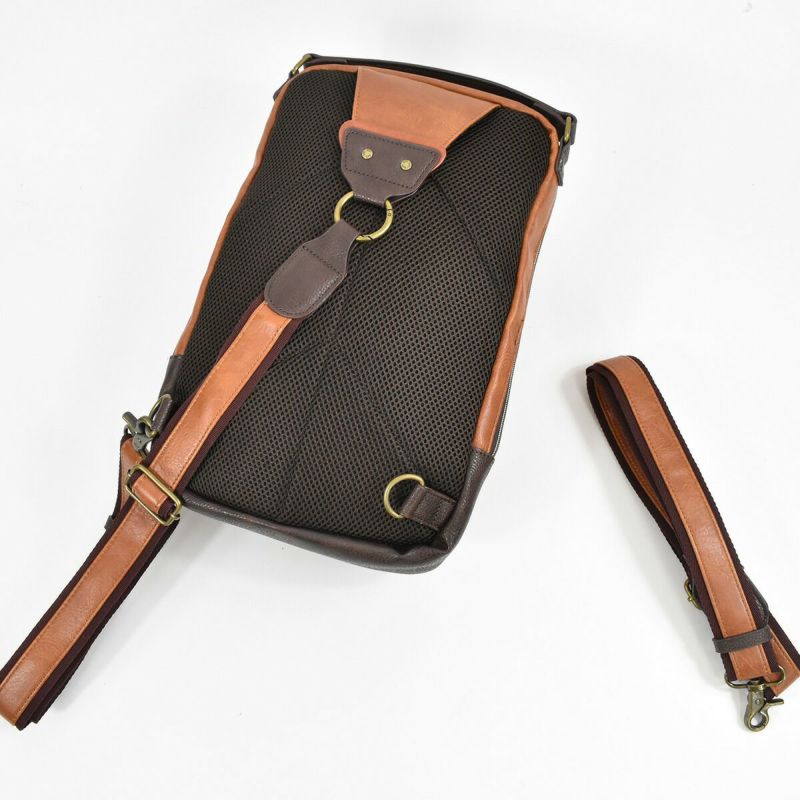 【ポイント最大38倍|10/5限定】Leeリーボディバッグリュックバッグメンズレディースブランドワンショルダーショルダーバッグリュックサックボディバック斜め掛けバッグ斜めがけバッグ男女兼用人気かっこいいシンプル合皮2WAY320-3101