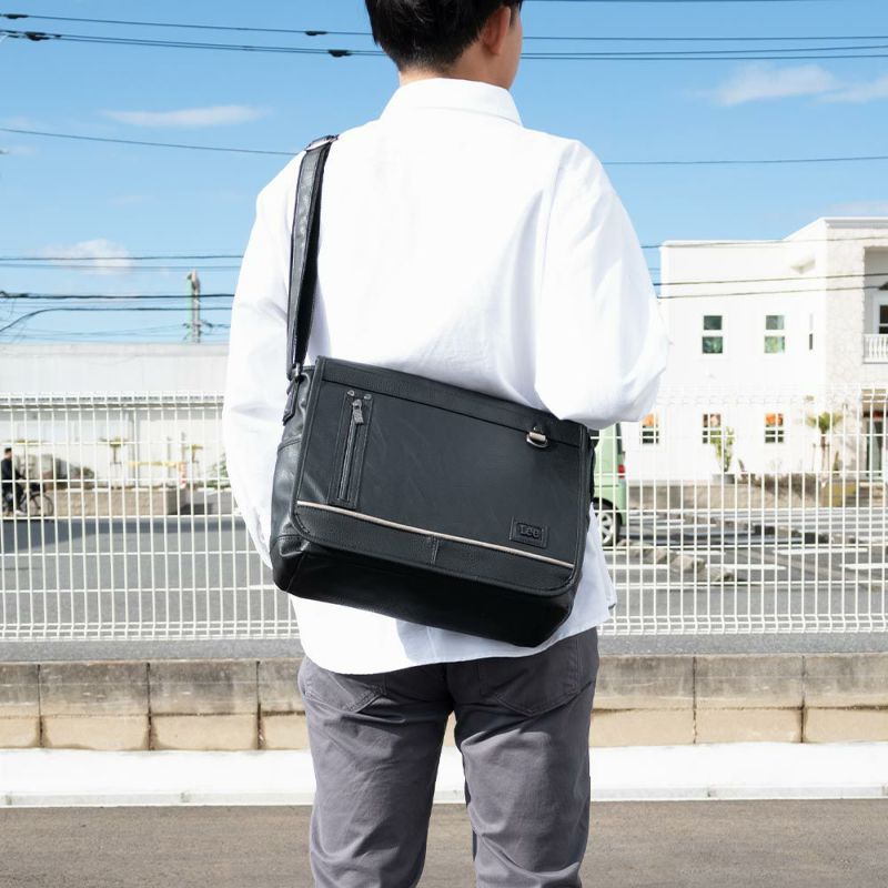 【ポイント最大38倍|10/5限定】LeeリーショルダーバッグバッグA4メンズレディースブランドショルダーバッグボディバッグ斜め掛けバッグ斜めがけバッグ肩掛けカバン斜めがけ斜め掛け人気かっこいいシンプル大人おしゃれ合皮320-3104
