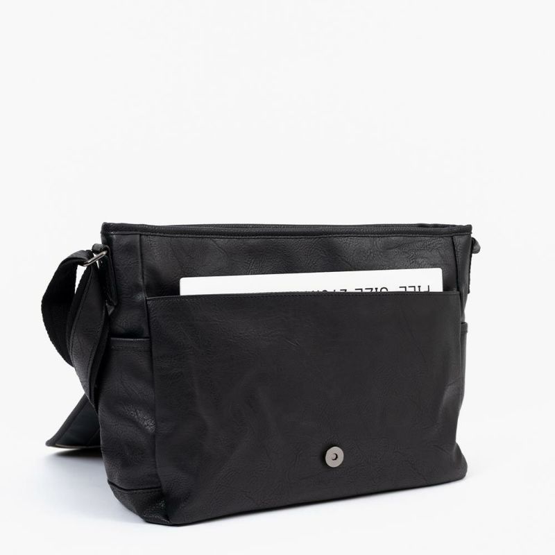 【ポイント最大38倍|10/5限定】LeeリーショルダーバッグバッグA4メンズレディースブランドショルダーバッグボディバッグ斜め掛けバッグ斜めがけバッグ肩掛けカバン斜めがけ斜め掛け人気かっこいいシンプル大人おしゃれ合皮320-3104