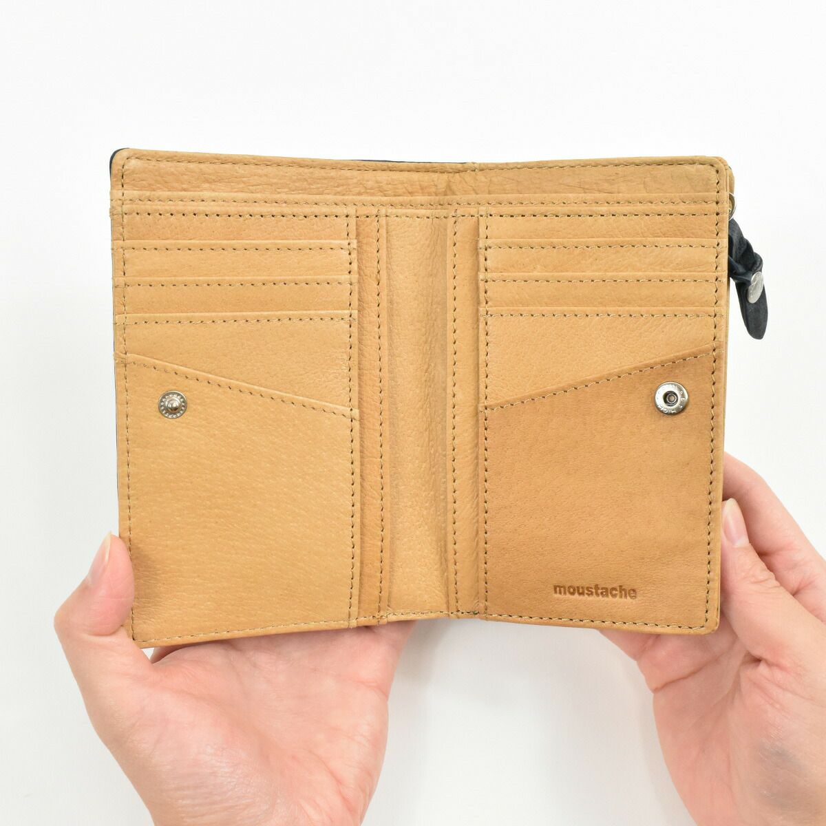 【ポイント最大25倍】ムスタッシュmoustacheミドルウォレット財布二つ折り財布二つ折り2つ折り本革革レザーメンズレディースレンジナ折りたたみラウンドファスナーブランドおしゃれ縦型タテ型人気大容量ギフトプレゼントDBR-5409