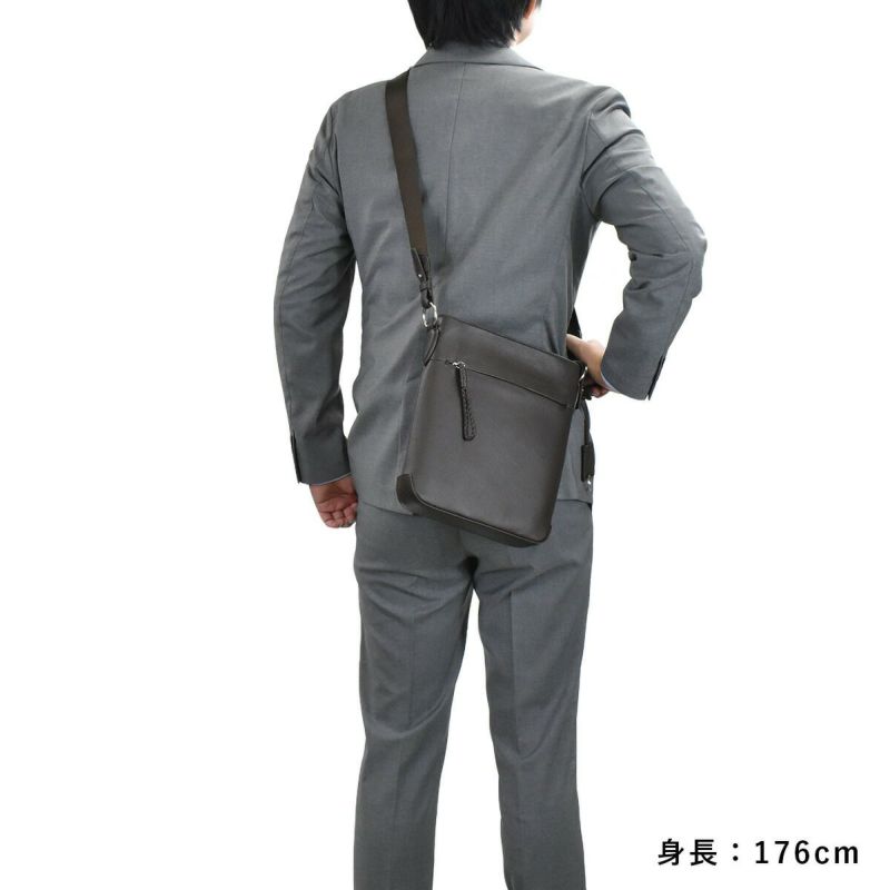 【ポイント最大25倍】P.I.Dピーアイディー本革ショルダーバッグビジネスメンズB5防水撥水エクリール本革ショルダーバッグショルダーバッククラッチバッグ通勤通学レザー革ブランドカジュアルPIDピー・アイ・ディーpaz103