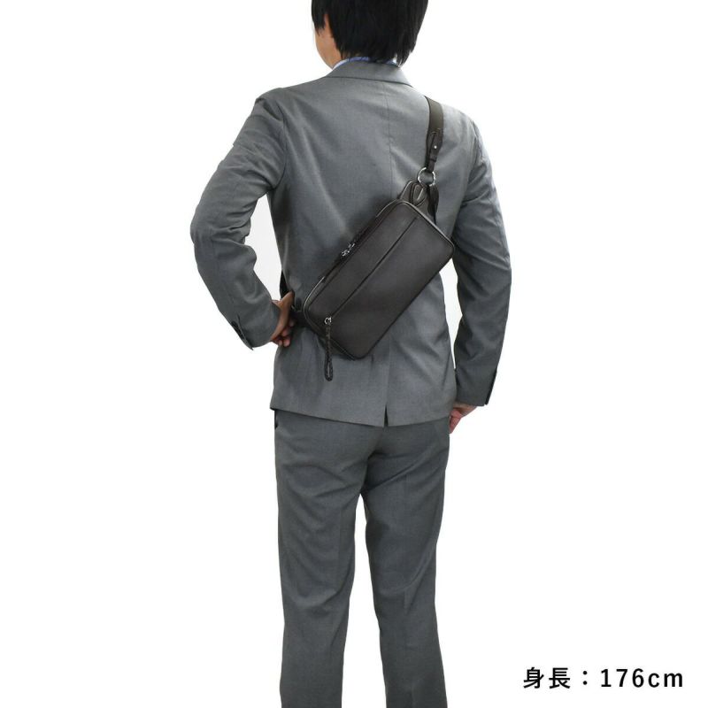 【ポイント最大25倍】P.I.Dピーアイディー本革ボディバッグショルダーバッグビジネスメンズ防水撥水エクリール本革ボディバッグボディバッククラッチバッグ通勤通学レザー革ブランドカジュアルPIDピー・アイ・ディーPAZ104