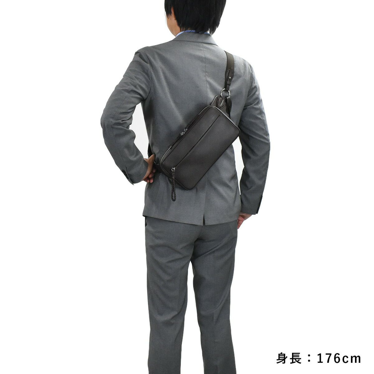 【ポイント最大25倍】P.I.Dピーアイディー本革ボディバッグショルダーバッグビジネスメンズ防水撥水エクリール本革ボディバッグボディバッククラッチバッグ通勤通学レザー革ブランドカジュアルPIDピー・アイ・ディーPAZ104