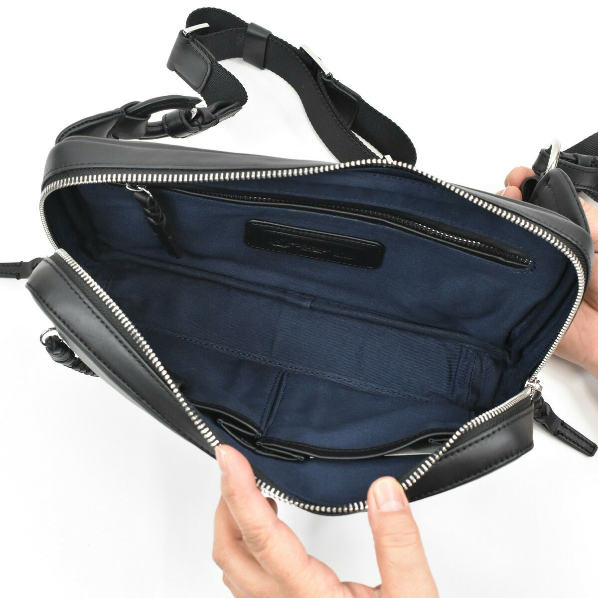 【ポイント最大25倍】P.I.Dピーアイディー本革ボディバッグショルダーバッグビジネスメンズ防水撥水エクリール本革ボディバッグボディバッククラッチバッグ通勤通学レザー革ブランドカジュアルPIDピー・アイ・ディーPAZ104