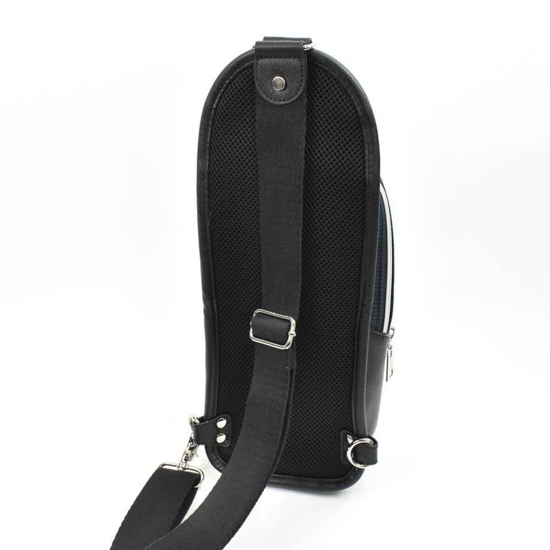 【エントリーで全員19倍★11/4～】ニコルNICOLEボディバッグワンショルダーバッグメンズレディースボディバックショルダーバッグショルダーワンショルダー斜め掛けバッグ斜めがけバッグ大人ブランドおしゃれかっこいい大人軽量NIL229