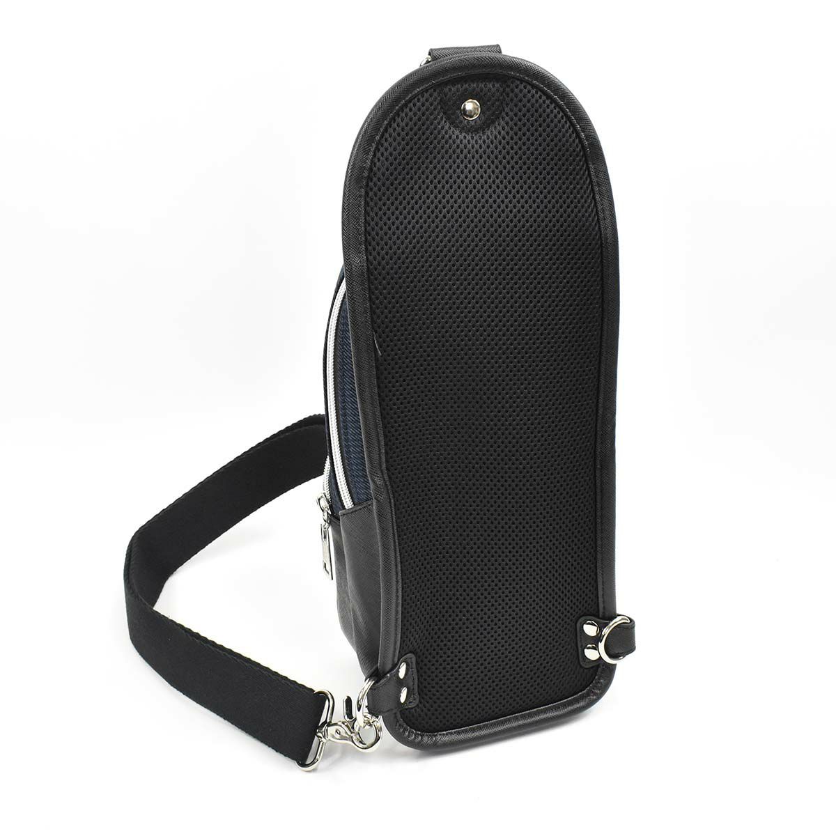 【エントリーで全員19倍★11/4～】ニコルNICOLEボディバッグワンショルダーバッグメンズレディースボディバックショルダーバッグショルダーワンショルダー斜め掛けバッグ斜めがけバッグ大人ブランドおしゃれかっこいい大人軽量NIL229