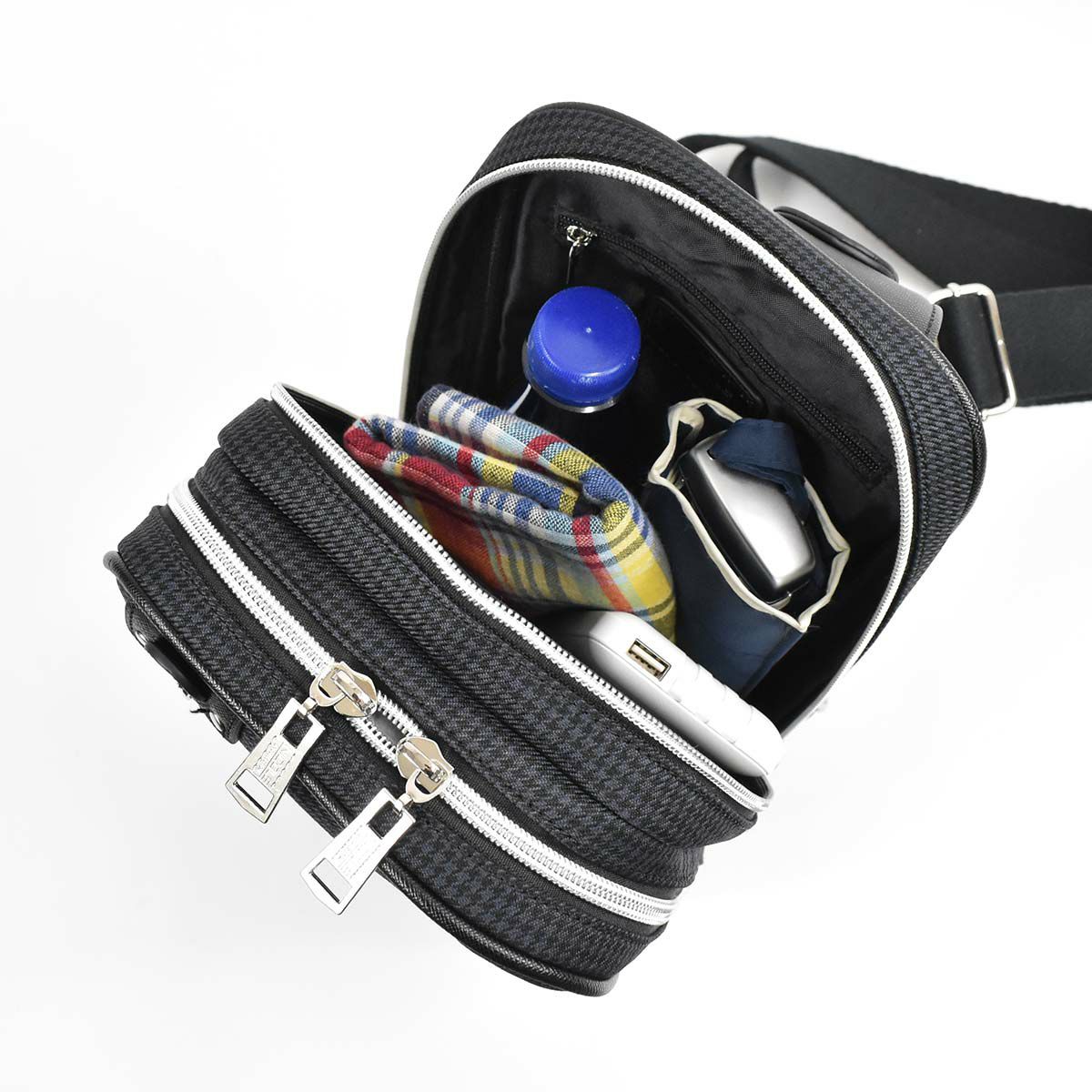 【エントリーで全員19倍★11/4～】ニコルNICOLEボディバッグワンショルダーバッグメンズレディースボディバックショルダーバッグショルダーワンショルダー斜め掛けバッグ斜めがけバッグ大人ブランドおしゃれかっこいい大人大きい大きめNIL230