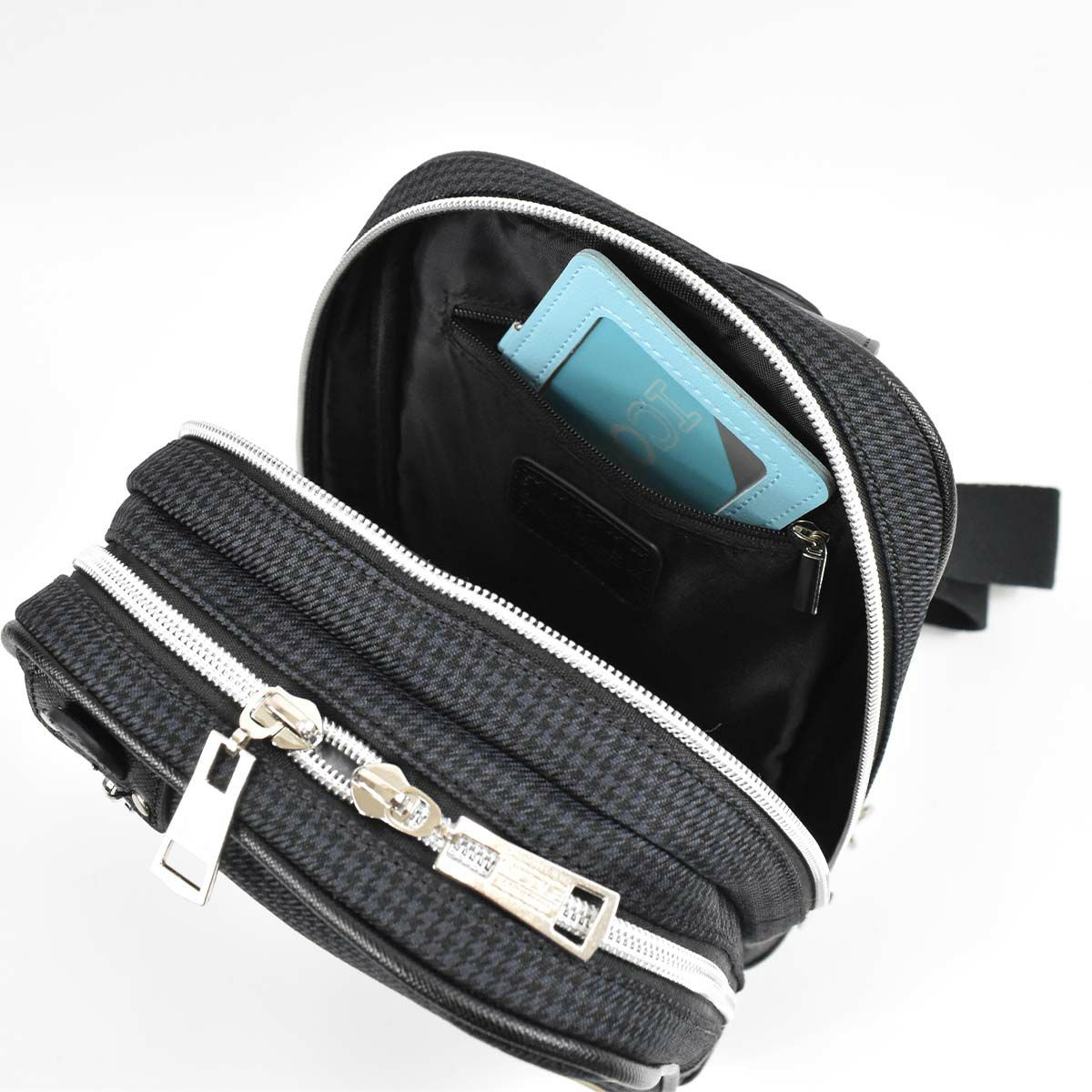 【エントリーで全員19倍★11/4～】ニコルNICOLEボディバッグワンショルダーバッグメンズレディースボディバックショルダーバッグショルダーワンショルダー斜め掛けバッグ斜めがけバッグ大人ブランドおしゃれかっこいい大人大きい大きめNIL230