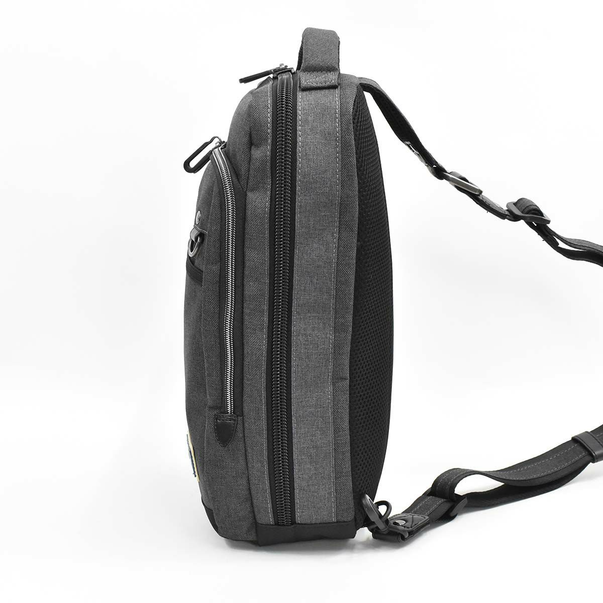 【ポイント最大29倍|12/18限定】ムスタッシュボディバッグA4サイズ大容量MOUSTACHEショルダーバッグメンズレディースボディショルダーバックボディバックブランド人気軽量かっこいいおしゃれ大きい大きめA4iPad収納MDP-0650