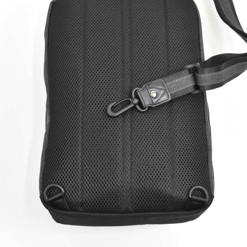 【ポイント最大29倍|12/18限定】ムスタッシュボディバッグA4サイズ大容量MOUSTACHEショルダーバッグメンズレディースボディショルダーバックボディバックブランド人気軽量かっこいいおしゃれ大きい大きめA4iPad収納MDP-0650