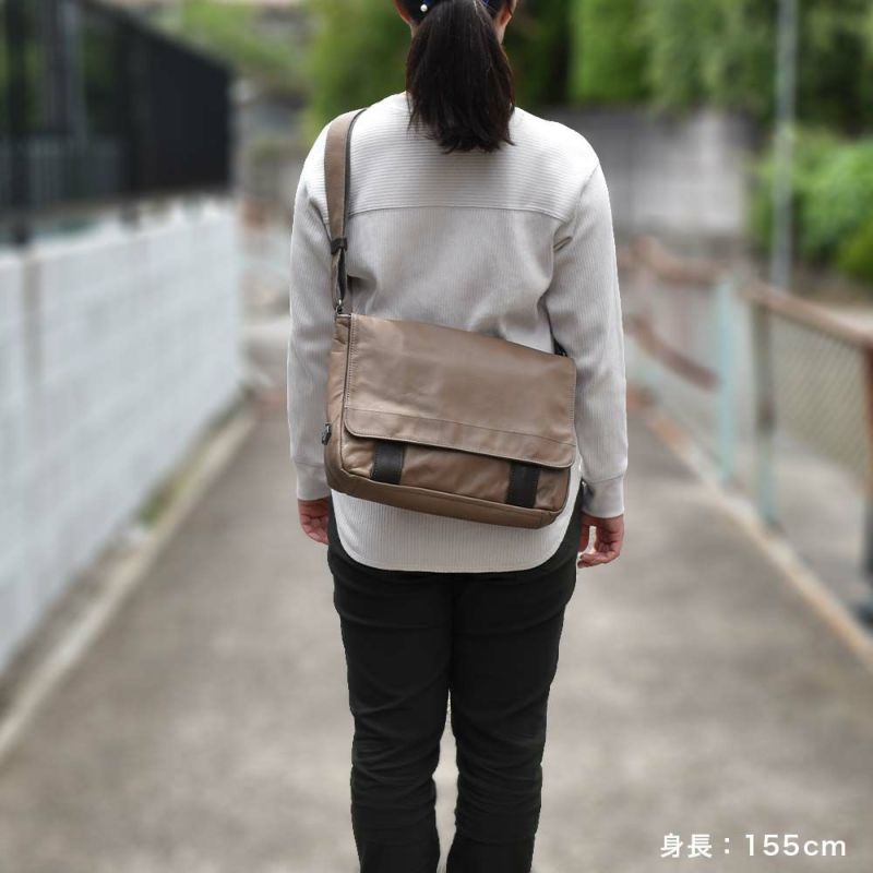 DOUBLESダブルスショルダーバッグ本革B5レザーメンズレディースショルダーバック斜め掛けバッグ斜めがけバッグショルダー斜め掛け斜めがけ牛革革男性誕生日プレゼントブランド肩掛けカバンVWE-1926