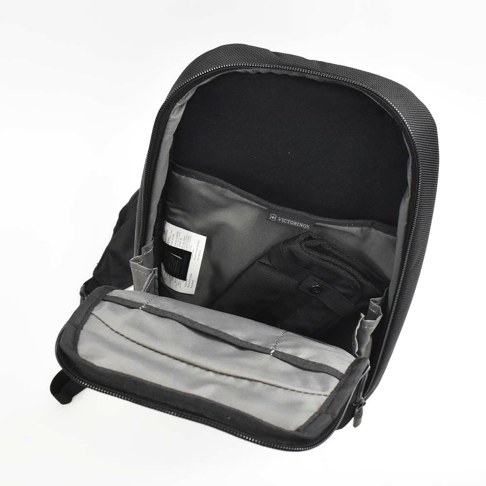 【ポイント最大37倍|7/20限定】ビクトリノックスボディバッグVICTORINOXB5タブレットスリングワンショルダーバッグショルダーバッグメンズレディースボディーバックおしゃれかっこいいブランド大人大容量大きめ黒ブラック日本正規品606796